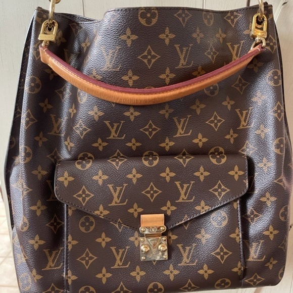 Louis Vuitton Métis Hobo - Picture 7 of 10